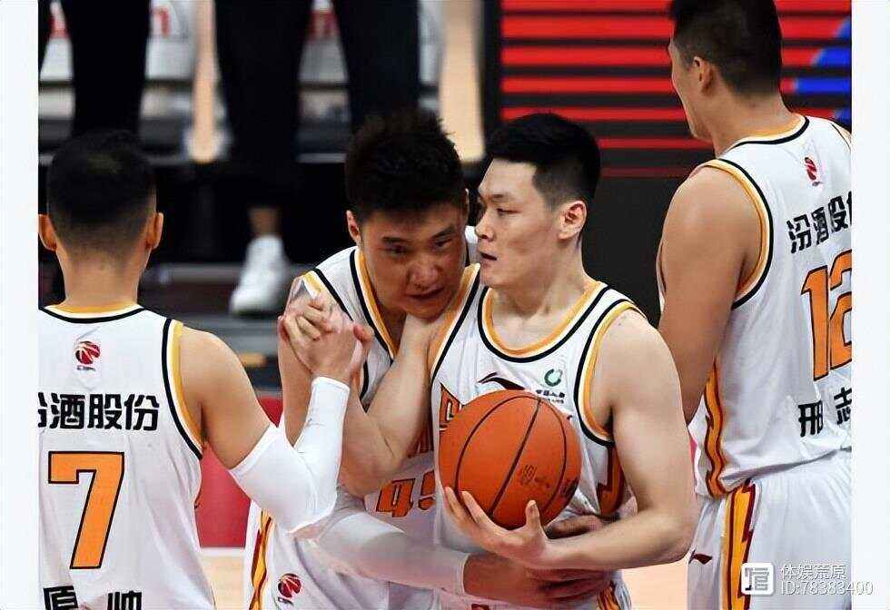 九游体育官网-关于F1夜战：渝州飞鹰队强势横扫燕山犀牛队，速度优势明显黑马成最大惊喜的信息