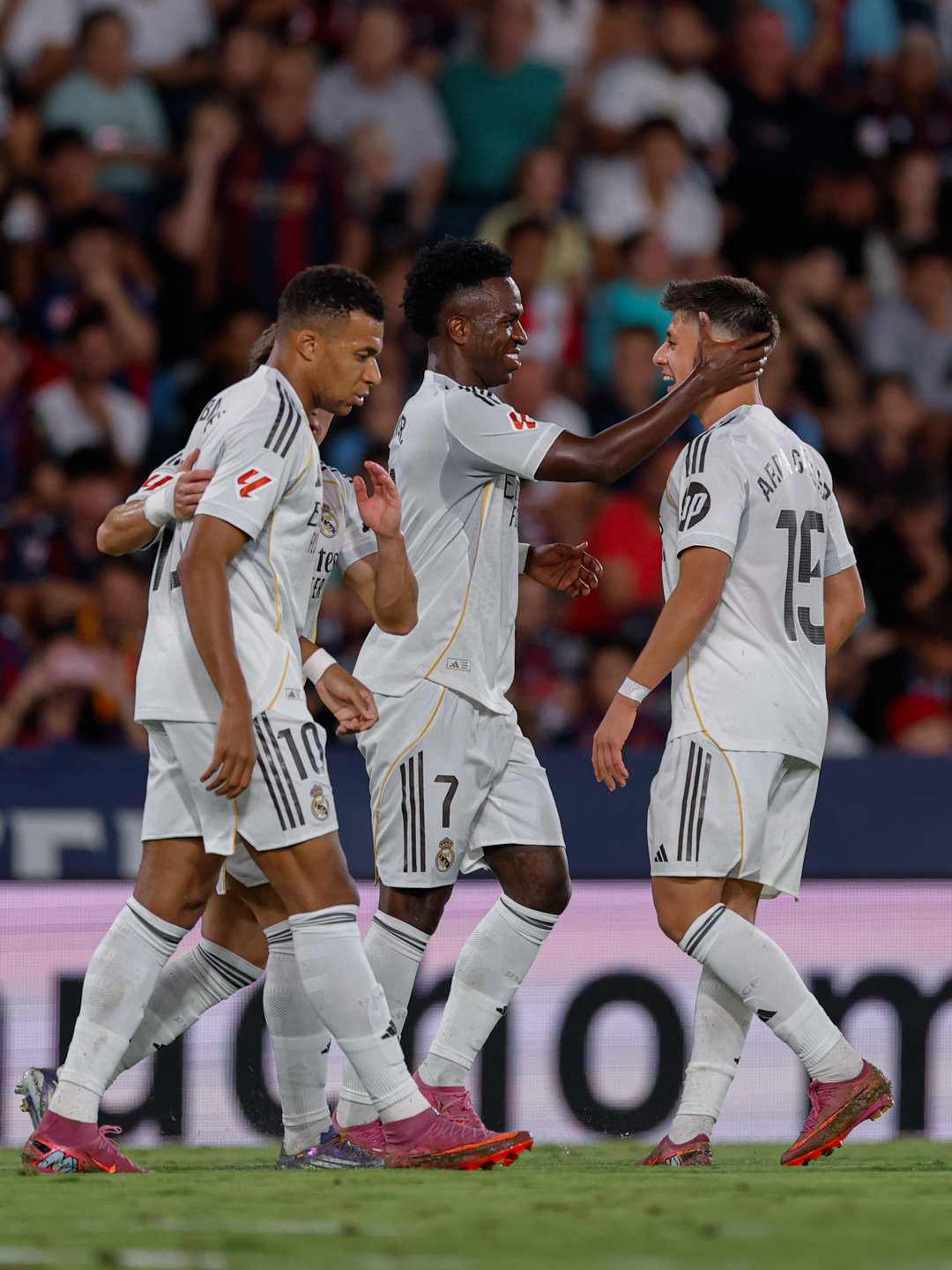 九游登录入口-包含关键时刻圣安东尼奥马刺战术微调：西甲节点到来，信心回归，球队文化再被提及的词条