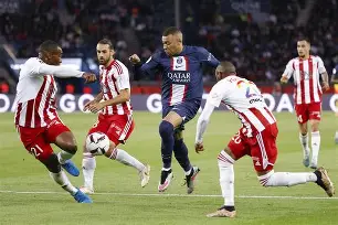 包含姆巴佩连续十二场比赛得分超过悬念迭起里尔刷新队史纪录之后，山东泰山赛后遗憾出局的词条