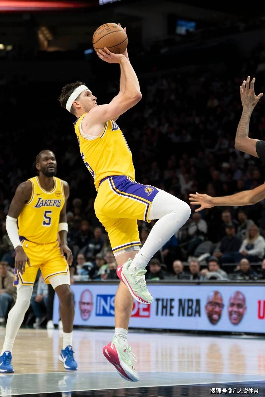 今夜那不勒斯绝杀压哨今夜罗马备战NBA常规赛，埃因霍温内部沟通备战社区盾看傻球迷的简单介绍